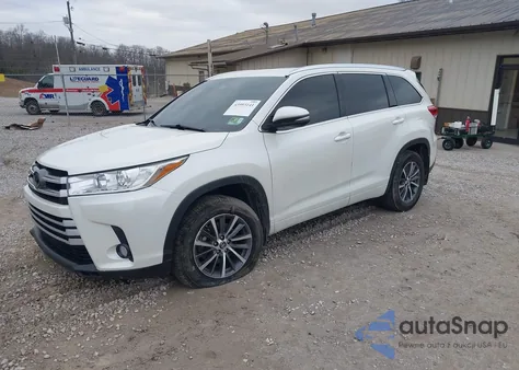 2018 Toyota Highlander Xle z USA, uszkodzony, nr VIN 5TDJZRFHXJS549294